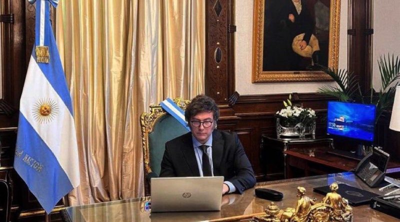 Прва извршна наредба на либертаријанскиот претседател на Аргентина е укинување на пола министерства!